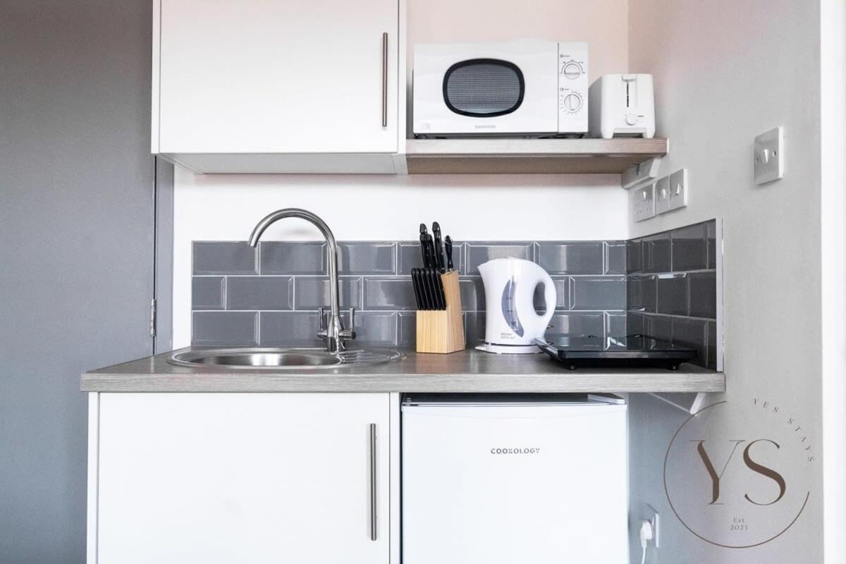 Sienna Longton Studio 2C - Wi-Fi, Alton Towers, Netflix Stoke-on-Trent Екстер'єр фото